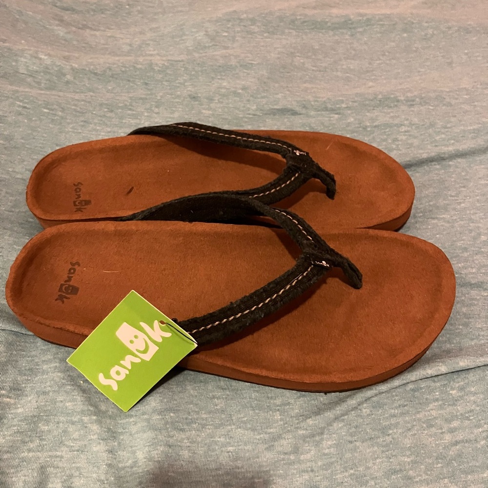Sanuk she loungy flip flop